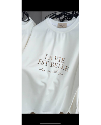 29 футболка молочна La vie est