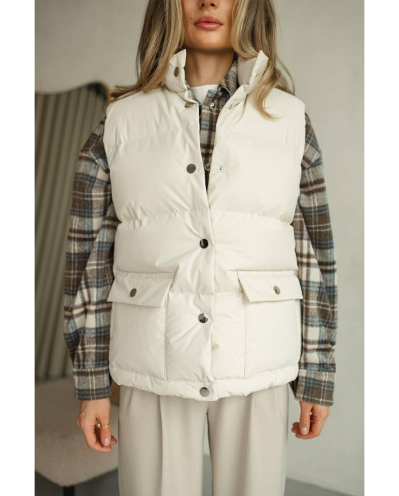 17 Жилетка пухова на кнопках водовідштовхувальна