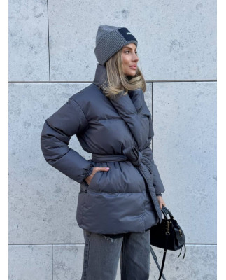 19 Пуховик подовжений з шалевим коміром з поясом 19 Пуховик подовжений з шалевим коміром з поясом