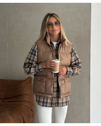 17 Жилетка пухова на кнопках водовідштовхувальна