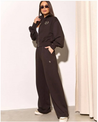 73 спортивний костюм з трьохнитки з вишивкою на штанах та кофті 73 спортивний костюм з трьохнитки з вишивкою на штанах та кофті